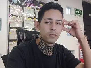 KrissMonroet live